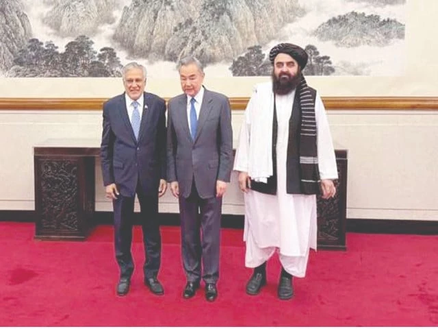 chinese foreign minister wang yi deputy prime minister and foreign minister ishaq dar of pakistan and acting afghan foreign minister amir khan muttaqi pose for a photograph during a meeting in beijing photo inp chinese foreign minister wang yi deputy prime minister and foreign minister ishaq dar of pakistan and acting afghan foreign minister amir khan muttaqi pose for a photograph during a meeting in beijing photo inp