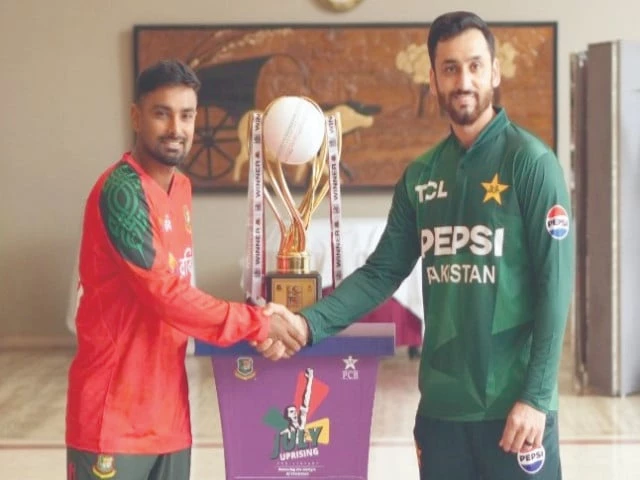 pakistan captain salman ali agha r and bangladesh skipper litton das pose with the t20i series trophy photo pcb