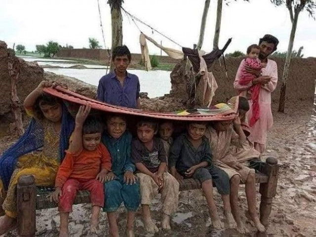 children affected by devastating floods in pakistan children affected by devastating floods in pakistan