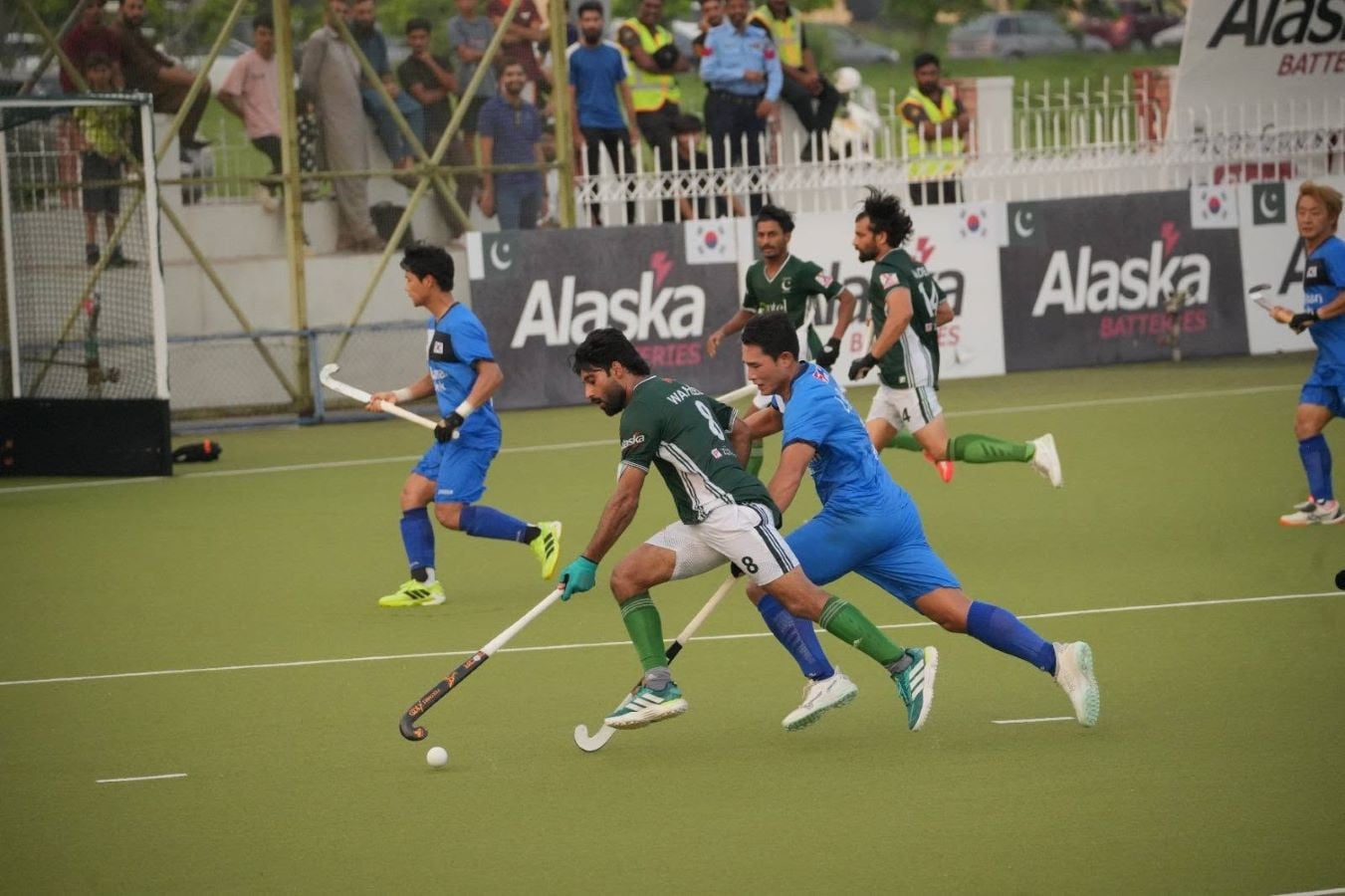 Refusing to back down, Pakistan launched a lightning counter-attack mere seconds before halftime. PHOTO: PAKISTAN HOCKEY FEDERATION FB page