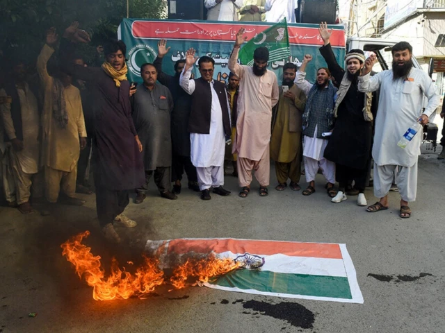activists of pakistan markazi muslim league burn india s national flag during an anti india protest in quetta on april 24 2025 photo afp activists of pakistan markazi muslim league burn india s national flag during an anti india protest in quetta on april 24 2025 photo afp
