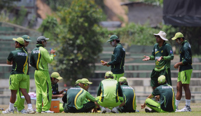pakistan aim to bury black caps blip