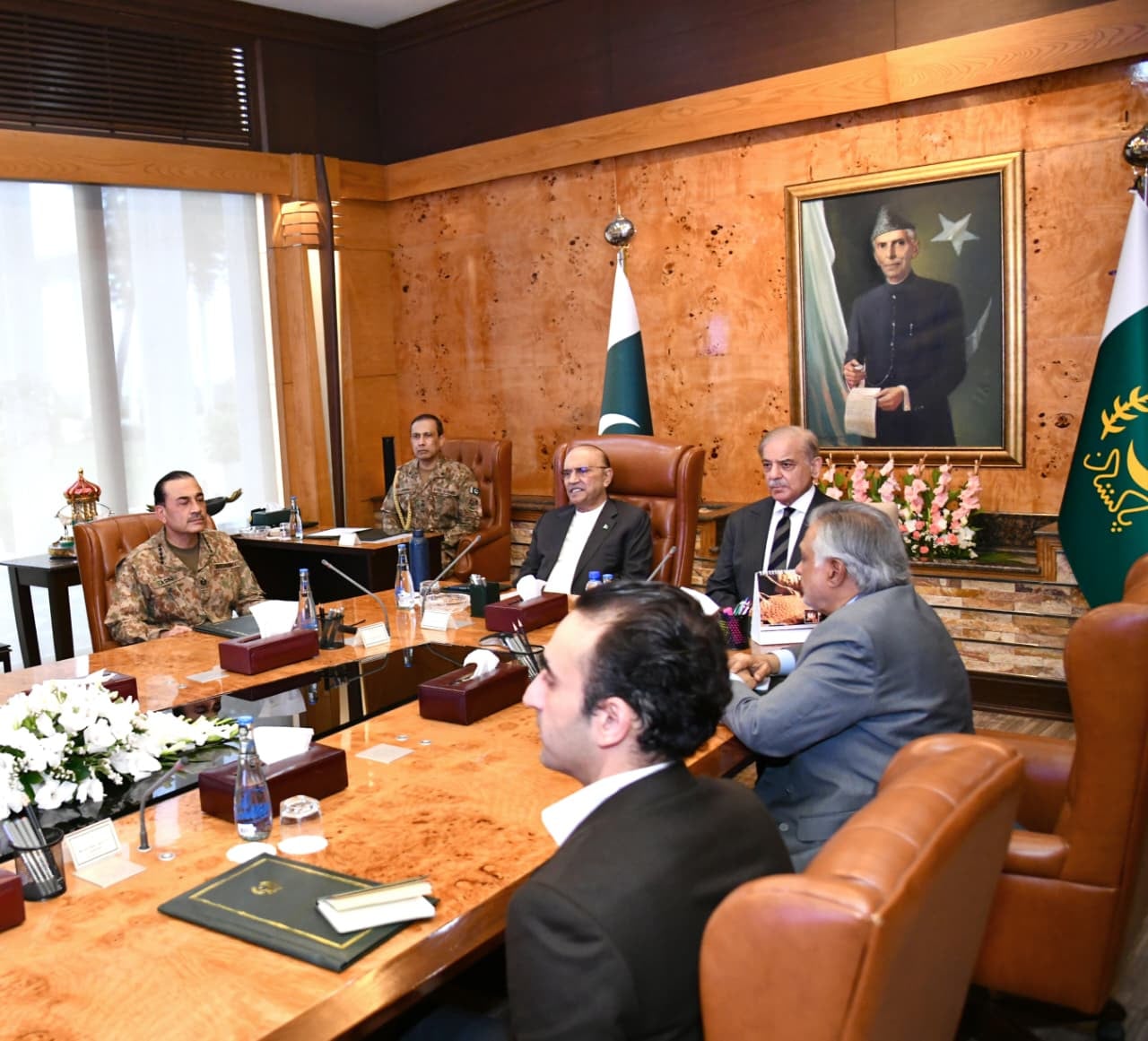 President Asif Ali Zardari chairs a high-level meeting on the economy, energy, and regional situation at Aiwan-e-Sadr on March 26, 2026, alongside Prime Minister Muhammad Shehbaz Sharif and Field Marshal Syed Asim Munir in Islamabad. | Photo: PTV X