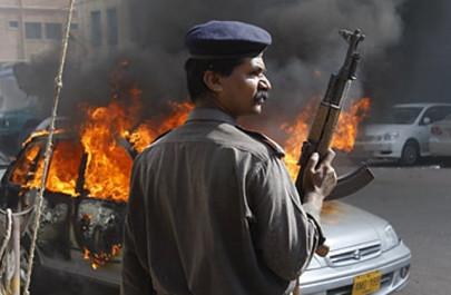 rioting breaks out in liaquatabad rioting breaks out in liaquatabad