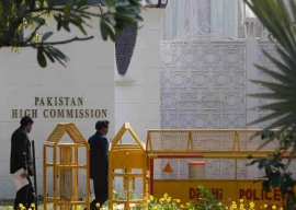pakistani diplomats ordered to vacate homes in delhi