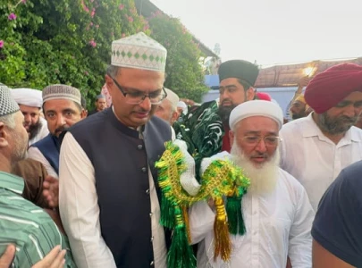 pakistani pilgrims attend mujadid alf sani s urs in india