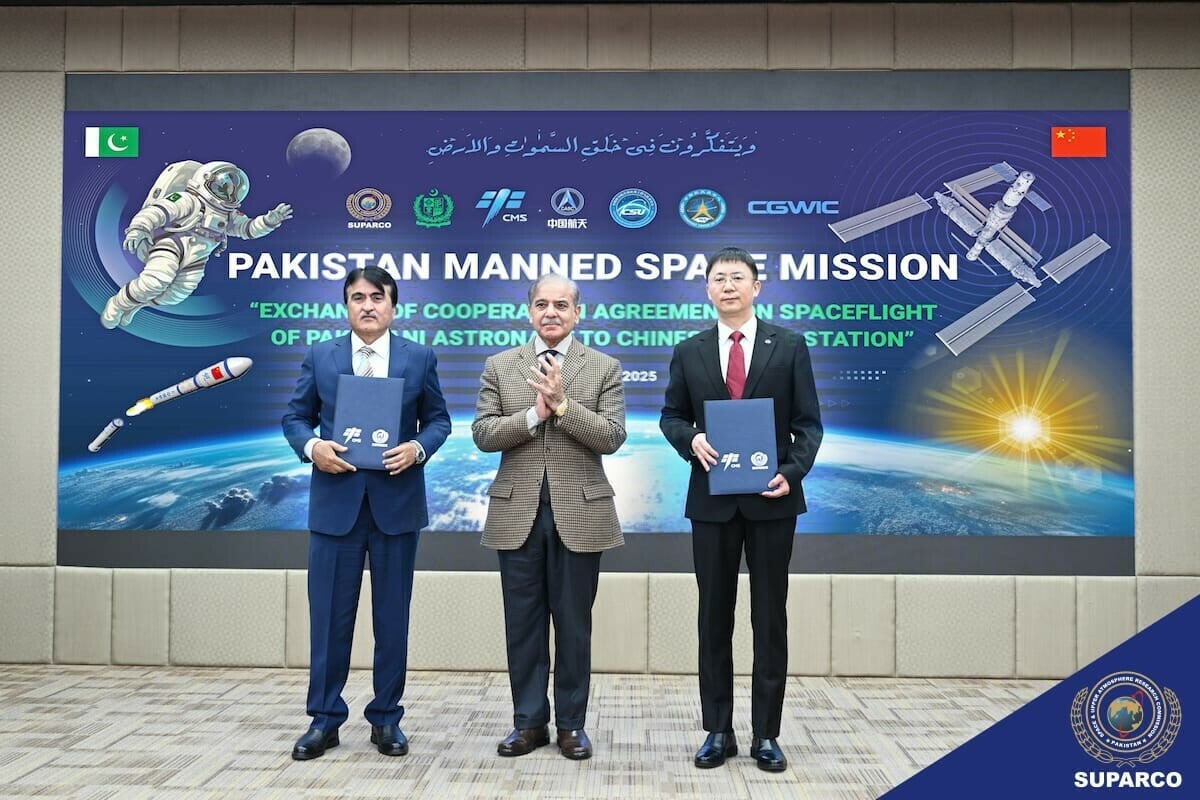 pakistan to send astronaut on chines space station photo radio pakistan