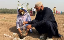 pakpattan environmentalist gifts 10 000 trees to lahore to combat smog