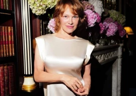 pamela anderson debuts dramatic red hair for michael cera s first film love is not the answer pamela anderson debuts dramatic red hair for michael cera s first film love is not the answer