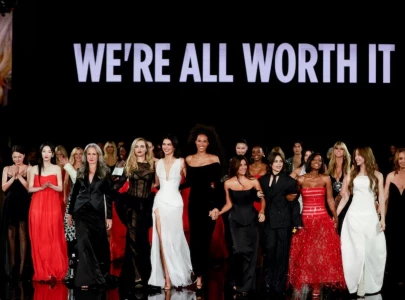 l oreal s show at paris fashion week gathers celebrities l oreal s show at paris fashion week gathers celebrities