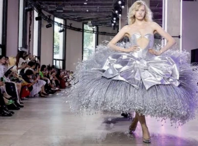 paris women s fashion week kicks off amid economic gloom paris women s fashion week kicks off amid economic gloom