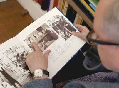 count urges louvre thieves to give us back our jewels