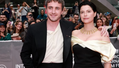 jessie buckley stuns audience with heartfelt praise for paul mescal