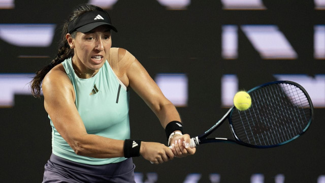 pegula into wta finals last four