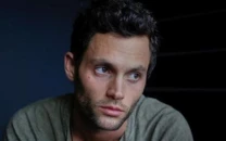 penn badgley channels gossip girl roots in nobody wants this crossover with kristen bell and adam brody penn badgley channels gossip girl roots in nobody wants this crossover with kristen bell and adam brody