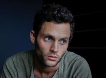 penn badgley channels gossip girl roots in nobody wants this crossover with kristen bell and adam brody penn badgley channels gossip girl roots in nobody wants this crossover with kristen bell and adam brody