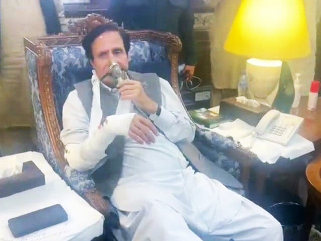 pml q s chaudhry pervaiz elahi allegedly injured in pa scuffle screengrab pml q s chaudhry pervaiz elahi allegedly injured in pa scuffle screengrab