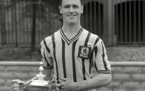 northern ireland and aston villa legend peter mcparland dies at 91 northern ireland and aston villa legend peter mcparland dies at 91