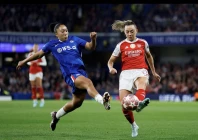 arsenal booked their spot in the women s champions league semi finals with a 3 2 aggregate victory over chelsea photo reuters file