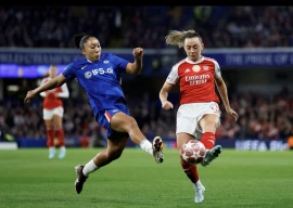 arsenal booked their spot in the women s champions league semi finals with a 3 2 aggregate victory over chelsea photo reuters file