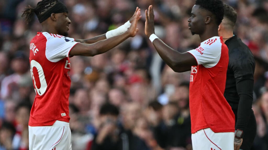 Arsenal seek to open six-point gap as title race and relegation battle tighten
