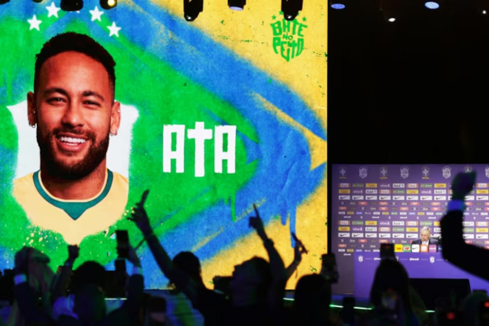 Neymar returns to Brazil squad for World Cup