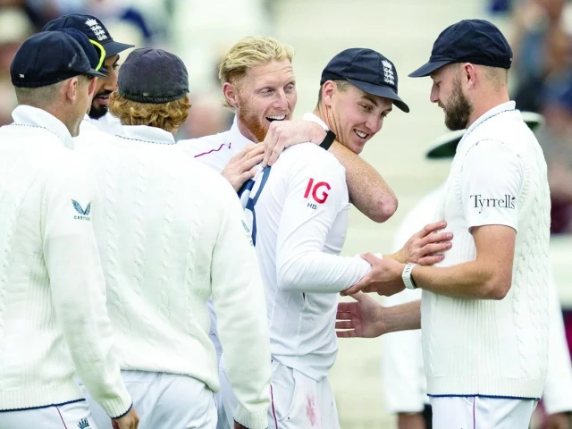 england players praise harry brooks for his stunning catch photo afp england players praise harry brooks for his stunning catch photo afp
