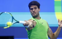 alcaraz sinner cruise into qatar quarters