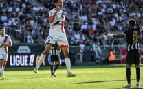 psg shrug off angers to edge closer to ligue 1 title