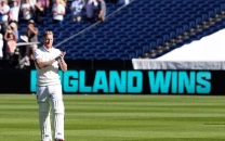 england fight for scraps in final ashes clash