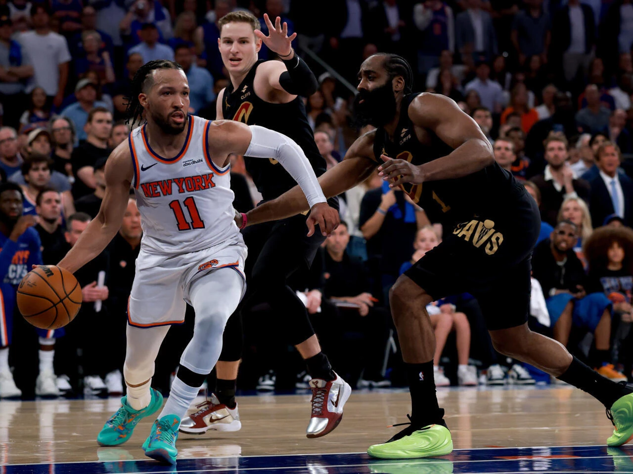 knicks rally from 22 points down to stun cavs