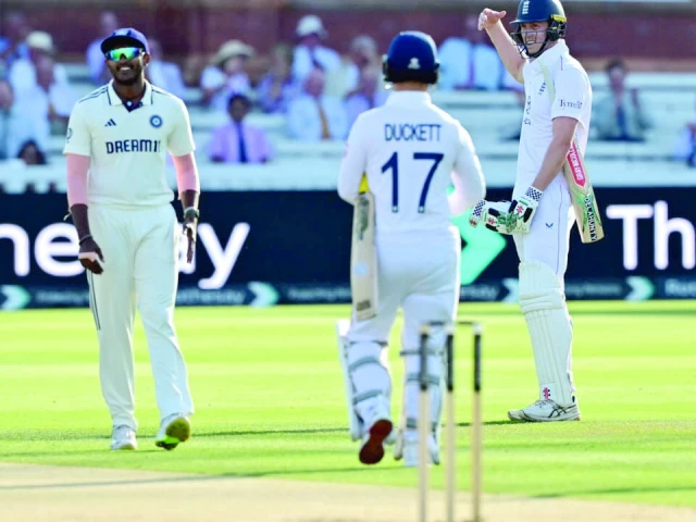 england s zak crawley r calls for medical attention in the third test against india at lord s photo afp england s zak crawley r calls for medical attention in the third test against india at lord s photo afp