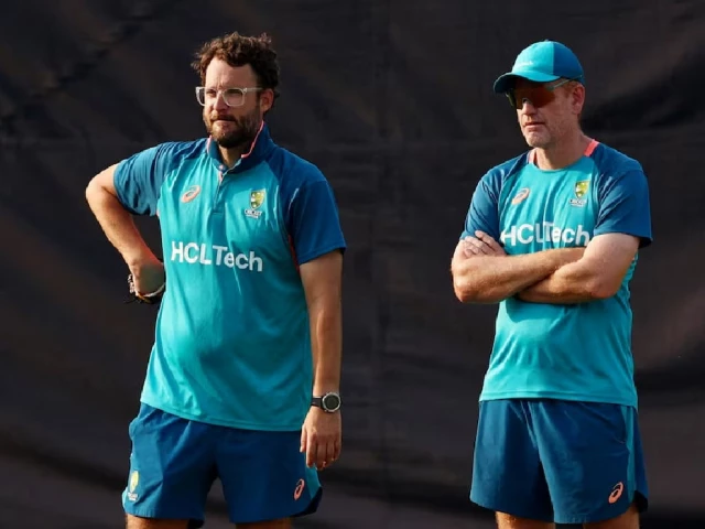 australia head coach andrew mcdonald with assistant coach daniel vettori during practice photo reuters australia head coach andrew mcdonald with assistant coach daniel vettori during practice photo reuters