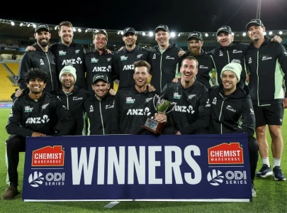 new zealand outclass england to seal odi series sweep