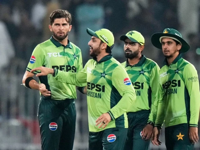 shaheen shah afridi picked up the last two wickets to wrap up south africa innings photo afp shaheen shah afridi picked up the last two wickets to wrap up south africa innings photo afp
