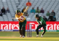 annerie dercksen counterattacked after an early wicket photo icc