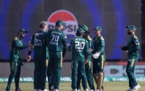 sultans edge karachi kings in psl