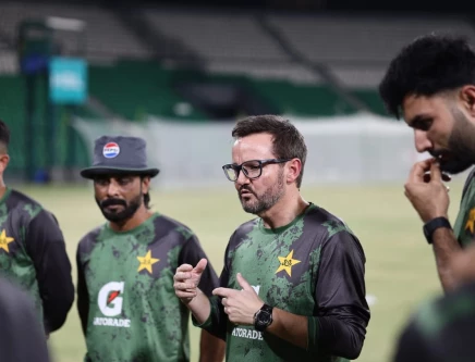 pakistan head coach mike hesson during pakistan s practice session photo afp file