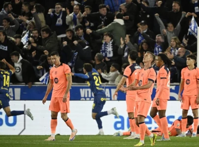 alaves end barca s bid for 100 point