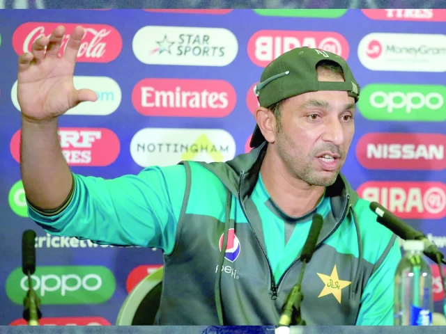 pakistan bowling coach azhar mahmood is optimistic to end series on a winning note photo afp file pakistan bowling coach azhar mahmood is optimistic to end series on a winning note photo afp file