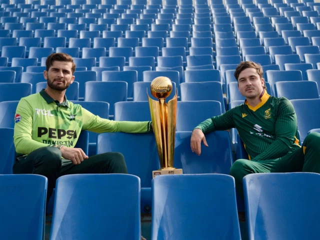 shaheen shah afridi and matthew breetzke with odi series 2025 trophy at iqbal stadium faisalabad photo pcb shaheen shah afridi and matthew breetzke with odi series 2025 trophy at iqbal stadium faisalabad photo pcb