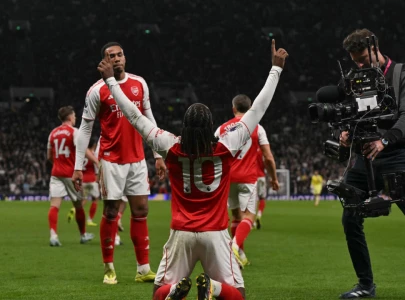 arsenal s eze sinks spurs again arsenal s eze sinks spurs again