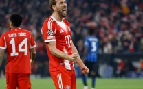 kane and bayern swat aside atalanta