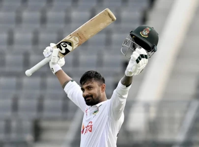 pakistan make steady start after das ton