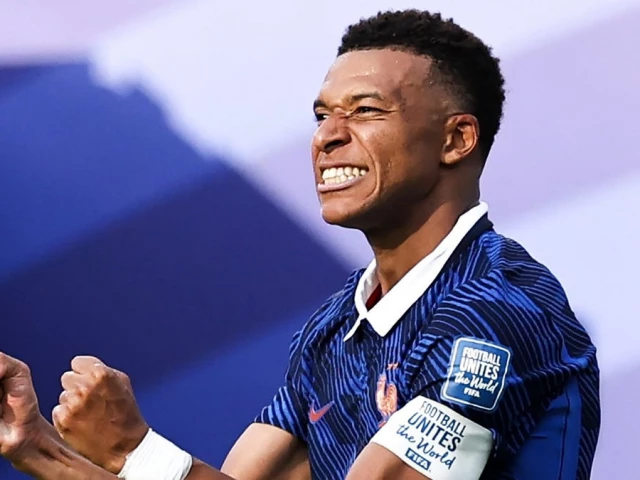 Mbappe stars as France beat Paraguay