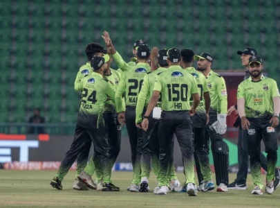 qalandars dominate kingsmen in psl 11 opener