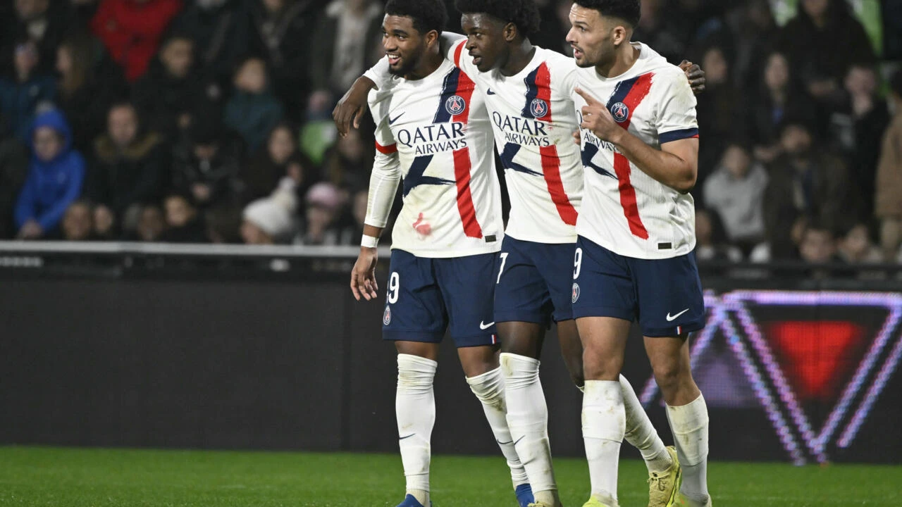 back on top youngsters ibrahim mbaye l and quentin ndjantou r were picked either side of goncalo ramos c in psg s attack jean christophe photo afp