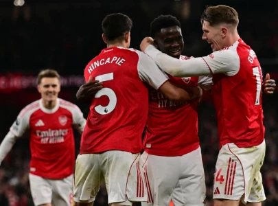 arsenal battle to stay top of christmas charts