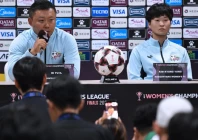 north korea s naegohyang women s fc head coach ri yu il l and captain kim kyong yong r attend a press conference at suwon sports complex ahead of the women s asian champions league semi final photo afp