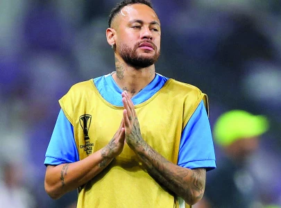 neymar returns to brazil s santos